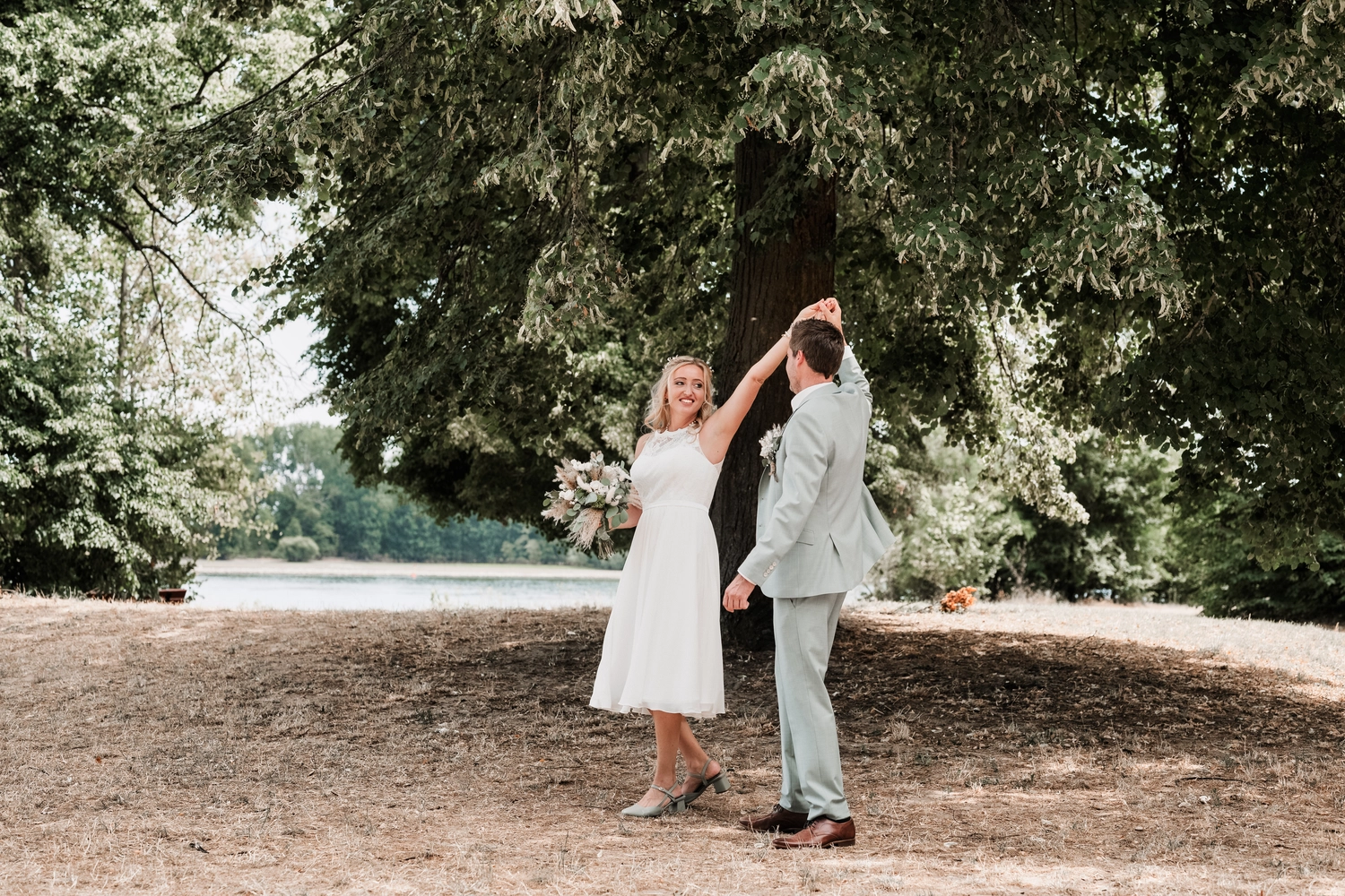 G5 Studios - Fotografie - Glückliche romantische Momente zwischen einem frisch verheirateten Paar