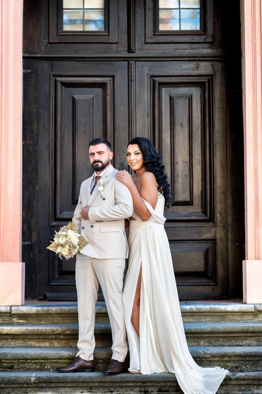 G5 Studios - Fotografie - Romantischer Moment eines frisch verheirateten Paares