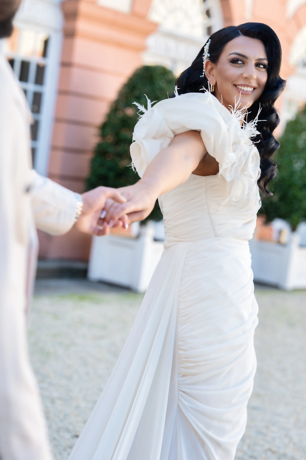 G5 Studios – Fotografie – ein glückliches frisch verheiratetes Paar teilt romantische Momente