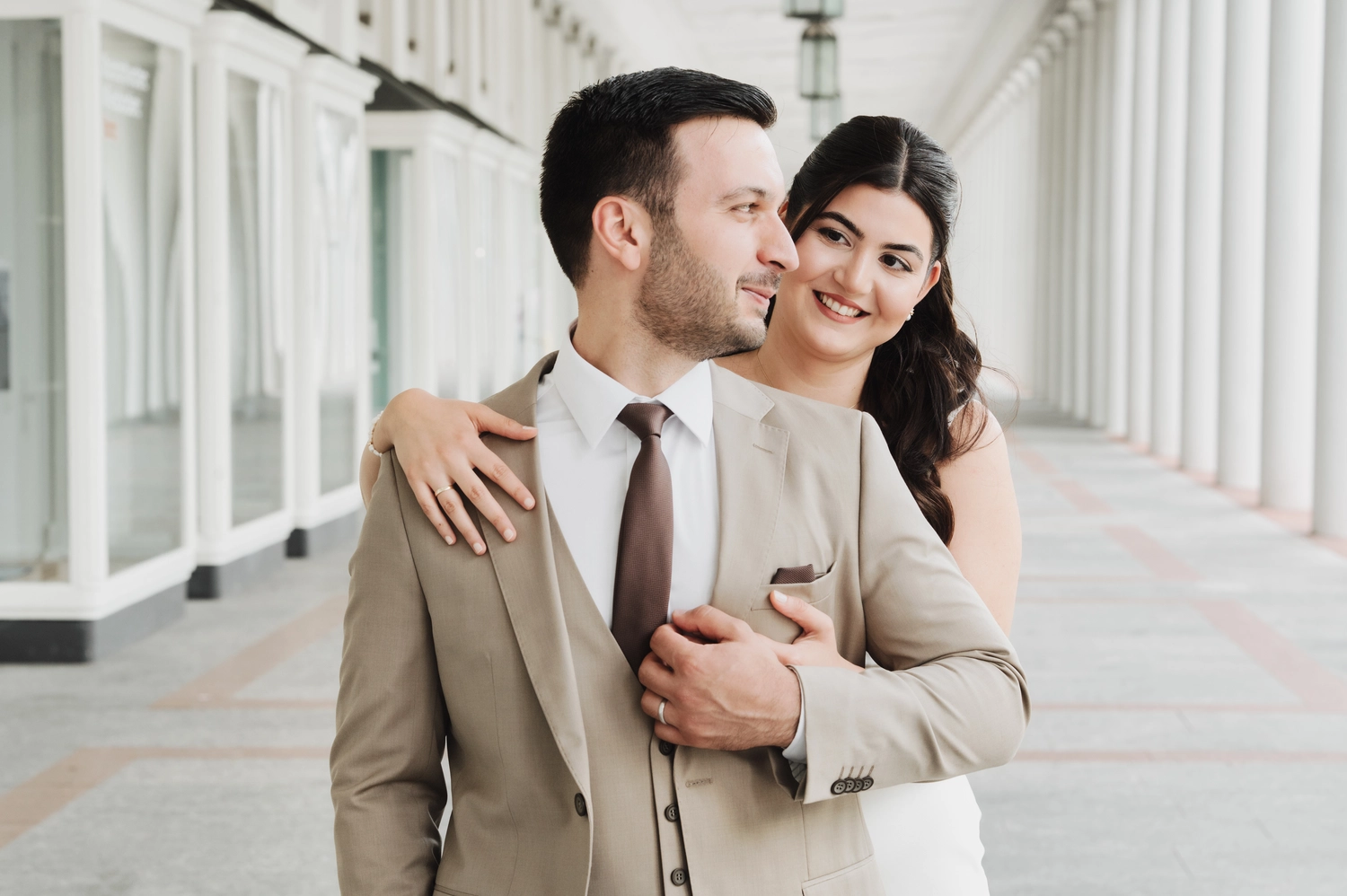 G5 Studios - Fotografie - romantischer Moment zwischen einem glücklichen frisch verheirateten Paar