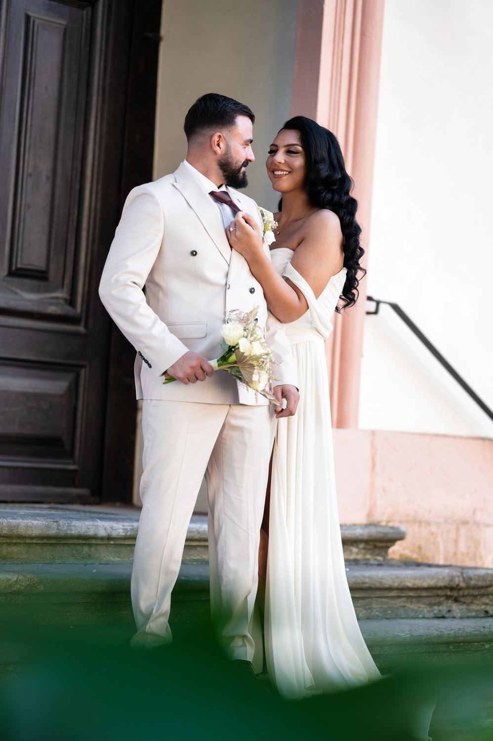 G5 Studios - Fotografie - romantischer Moment zwischen einem glücklichen frisch verheirateten Paar