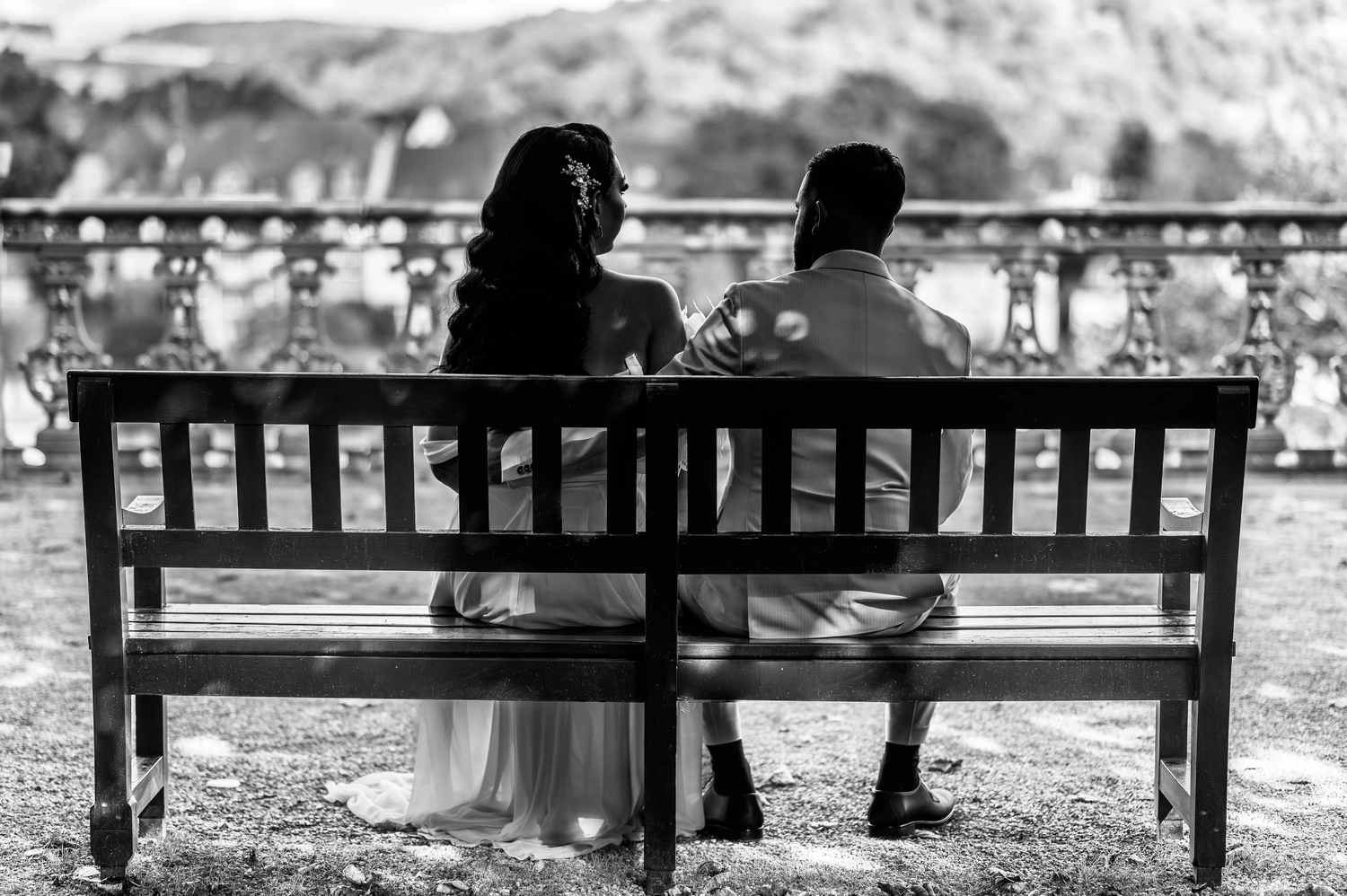 G5 Studios - Fotografie - romantischer Moment zwischen einem glücklichen frisch verheirateten Paar