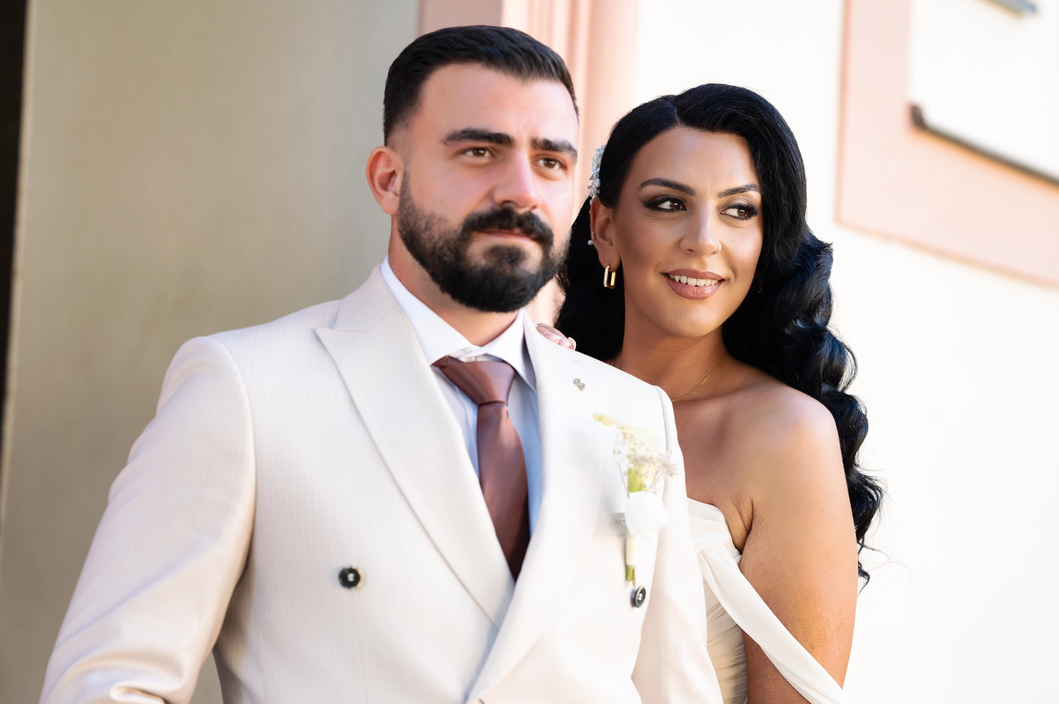 G5 Studios - Fotografie - romantischer Moment zwischen einem glücklichen frisch verheirateten Paar